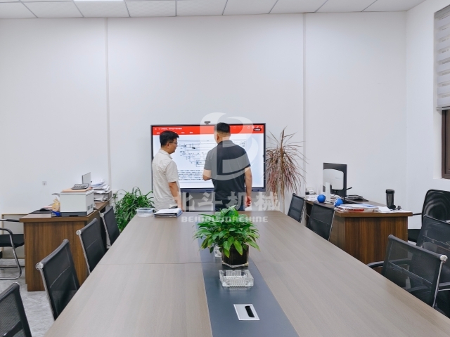 客戶實(shí)地對接炭化爐圖紙 定制設(shè)備方案